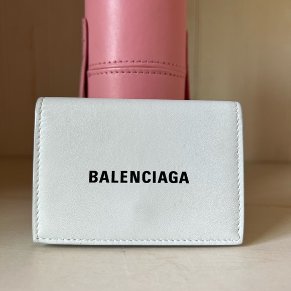 SALE ❤️FINAL SALE💐BALENCIAGA tri-fold wallet 🌸 - Picture 3 of 9